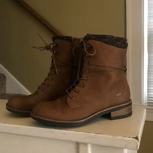 Rocket dog combat boots!